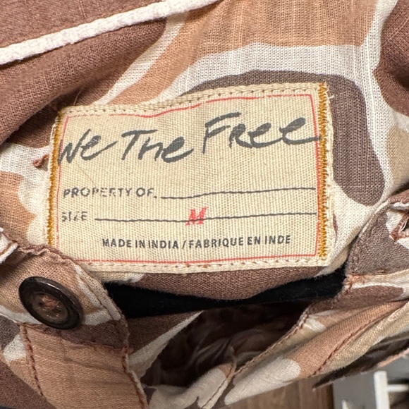 We the free Brown Floral camo Button-Up Shirt - Picture 2 of 2